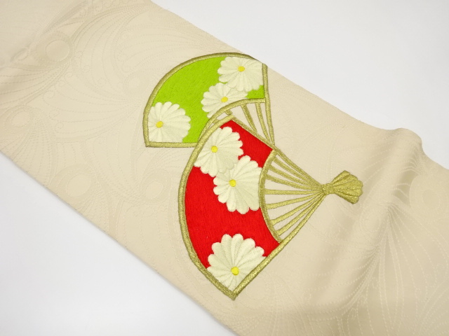 扇面に菊模様刺繍開き名古屋帯（額縁仕立て）